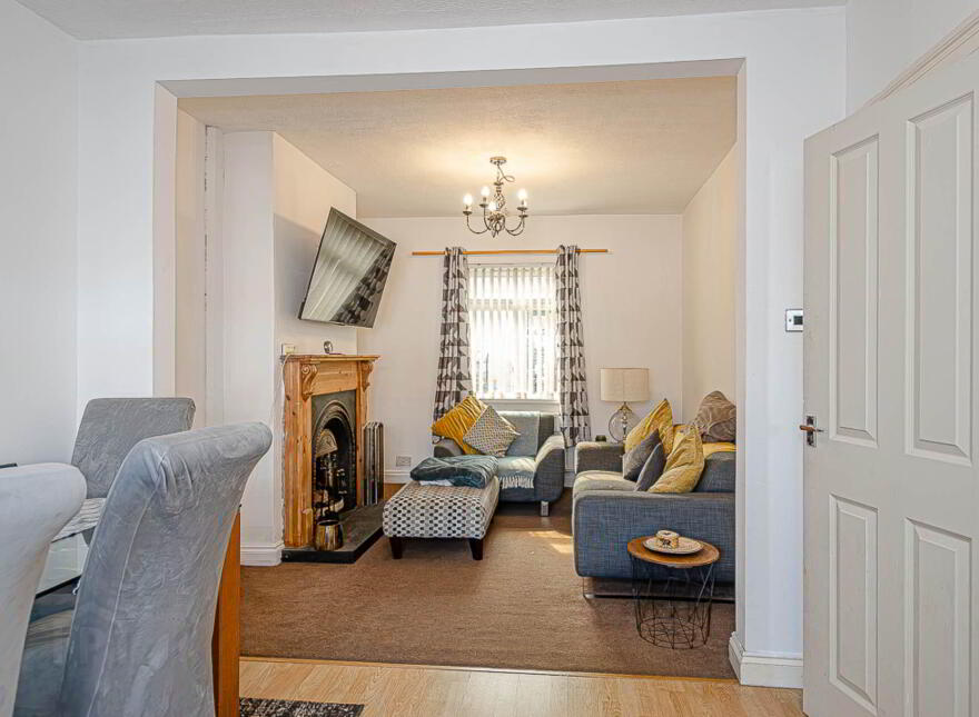 37 Loopland Road, Cregagh, Belfast, BT6 9EA photo 2
