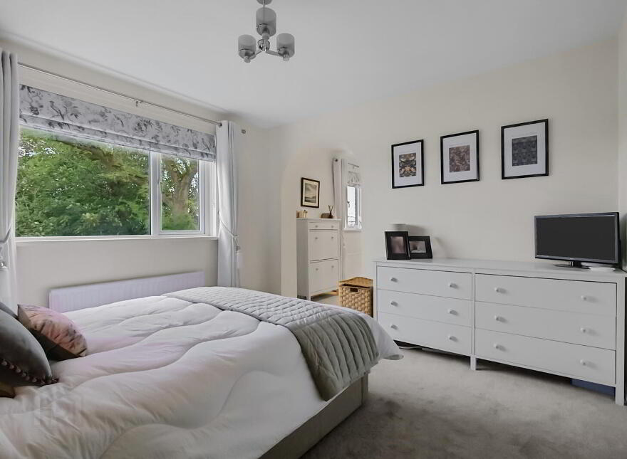 74 Deramore Park South, Belfast, BT9 5JY