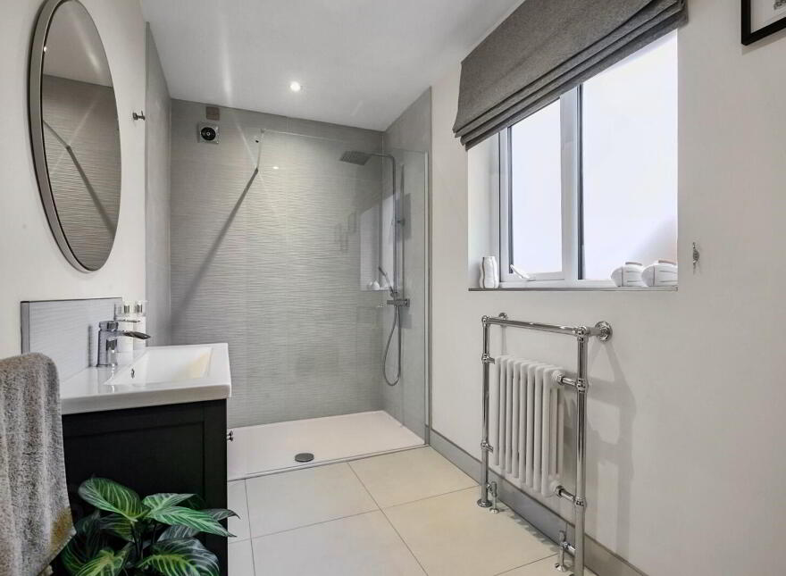 74 Deramore Park South, Belfast, BT9 5JY