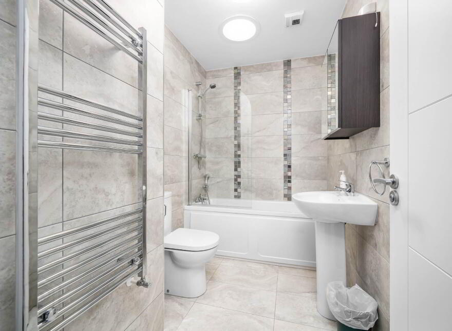 7 Churchfield Close, Ashbourne, A84X850