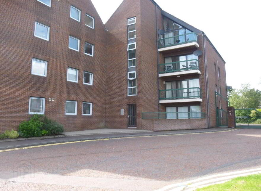 12 Balmoral Court, Belfast, BT9 7GR