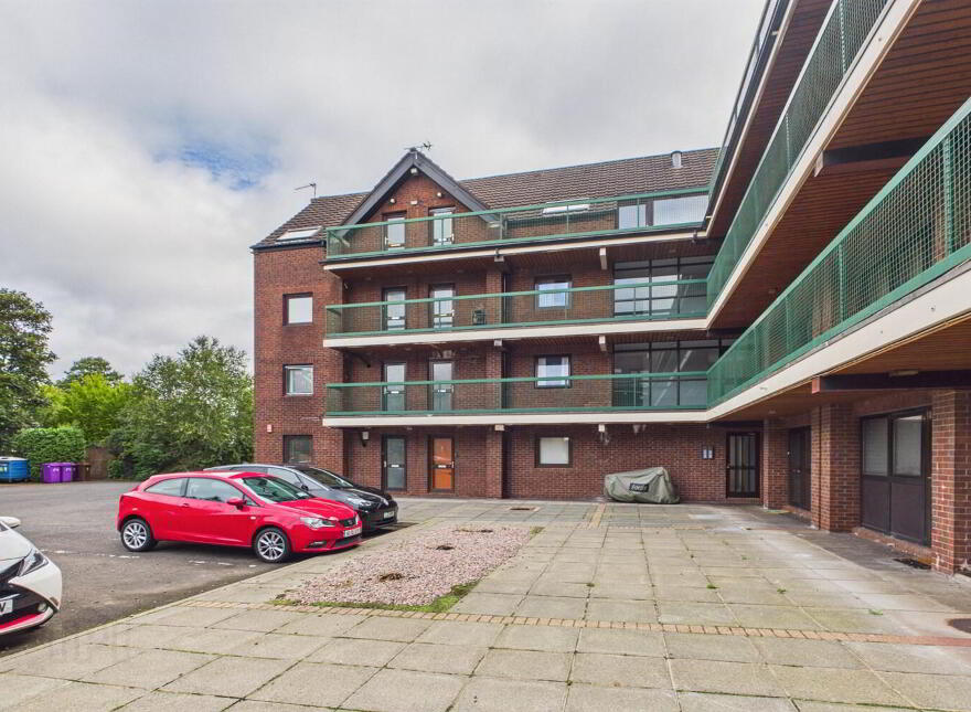 12 Balmoral Court, Belfast, BT9 7GR