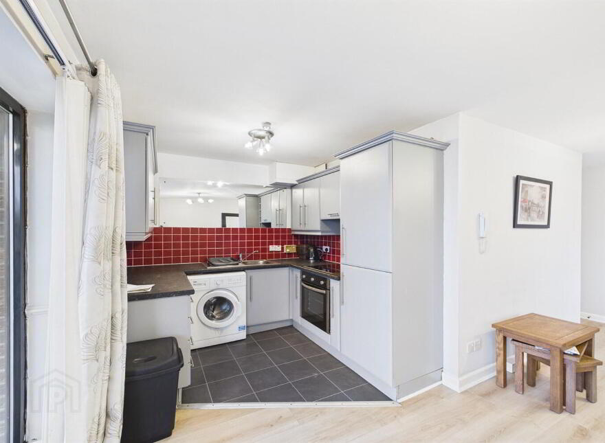 12 Balmoral Court, Belfast, BT9 7GR