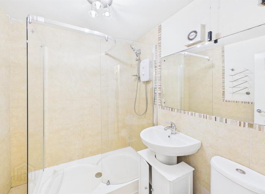 12 Balmoral Court, Belfast, BT9 7GR