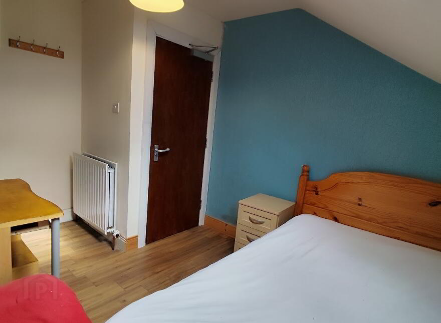 Room A, Double Bedroom - All Bills Included, 5 Magdala Street, Belfast, BT7 1PU photo