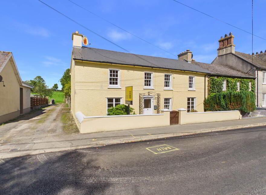 Main Street, Piltown, E32YX21