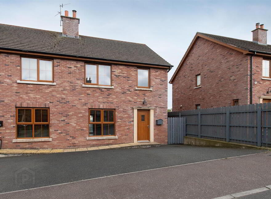 22 Cloverdale, Dromore, Blackskull, BT25 1GX