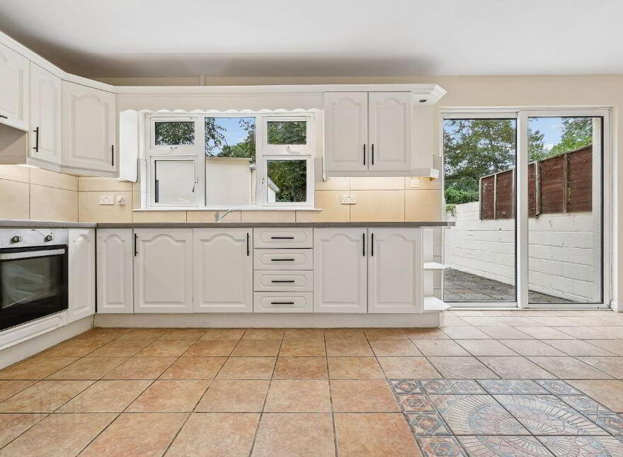 4 Saint Michael's Court, Athy, R14PA43