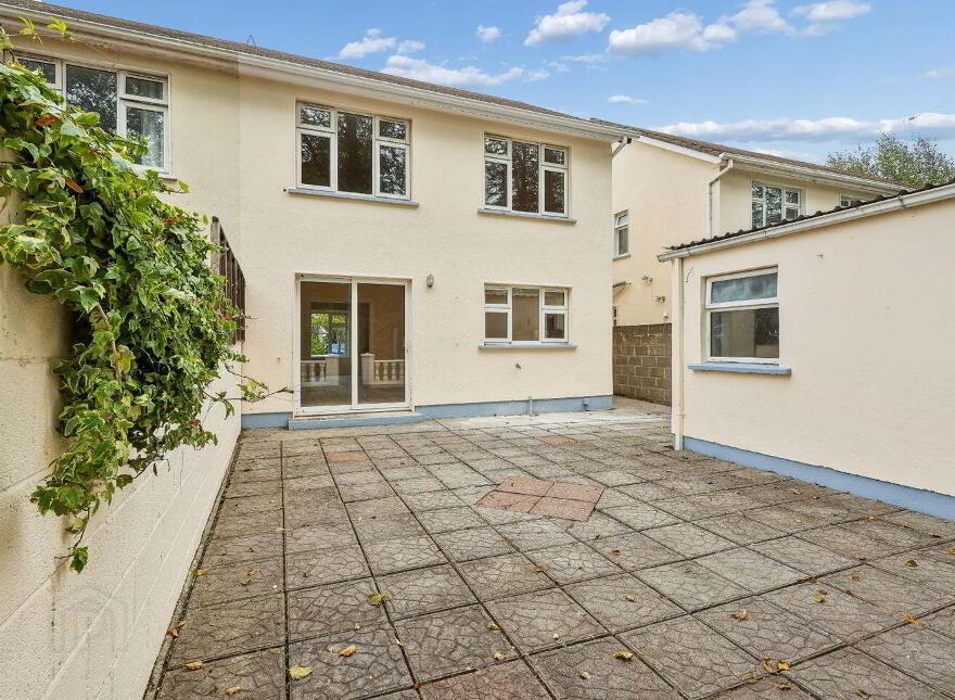 4 Saint Michael's Court, Athy, R14PA43