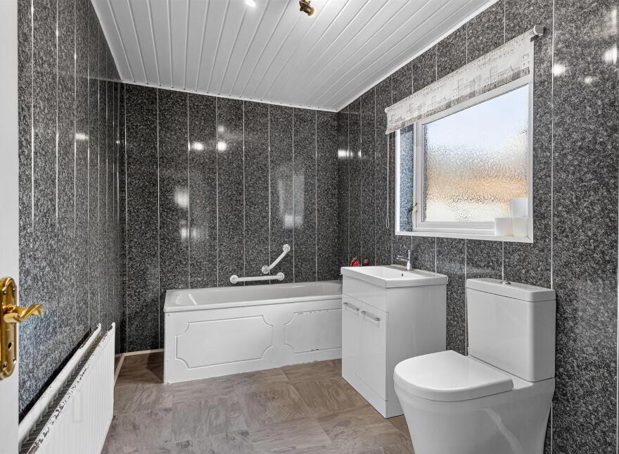 21 Park Parade, Belfast, BT6 8GG