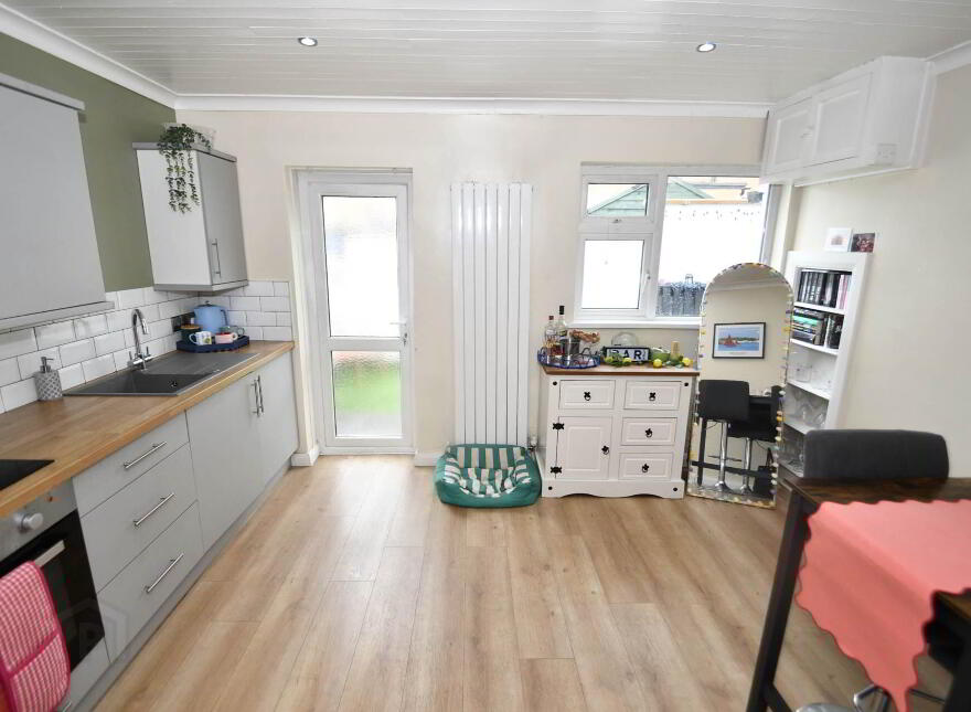 46 Sunnymede Park, Dunmurry, Belfast, BT17 0PU