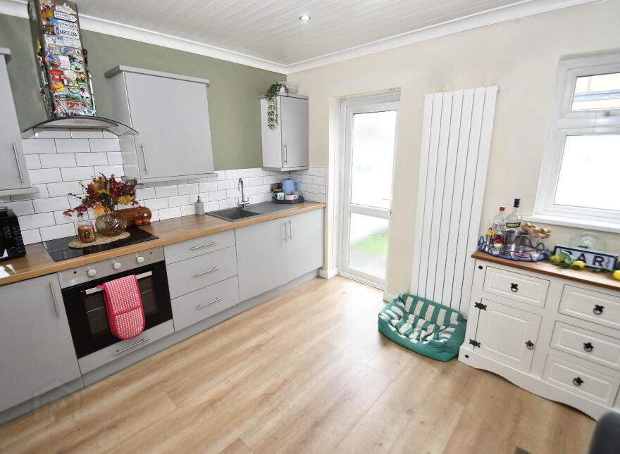 46 Sunnymede Park, Dunmurry, Belfast, BT17 0PU