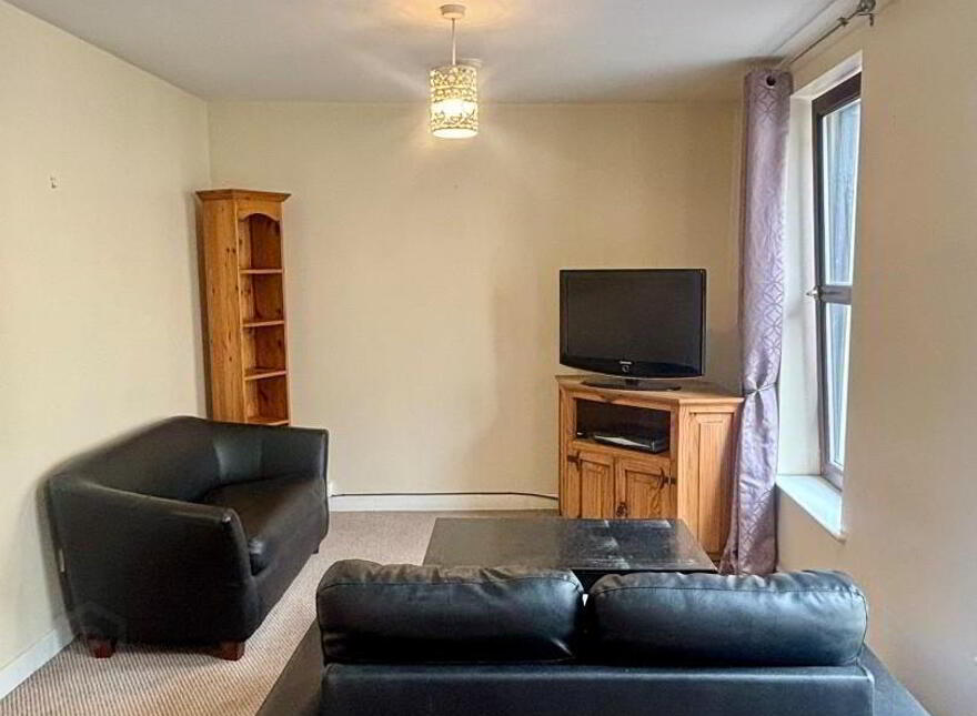 8A Bridge Street, Dromore, BT25 1AN