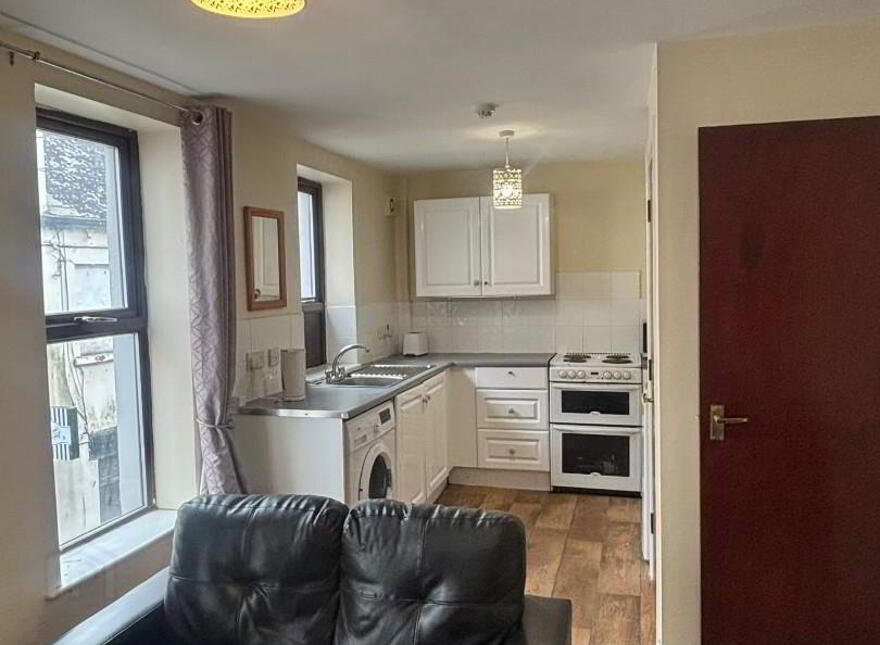 8A Bridge Street, Dromore, BT25 1AN