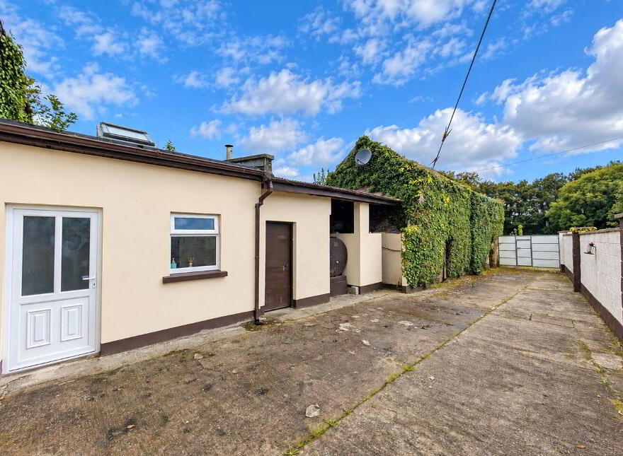 Church Street, Charlestown, F12E2N2