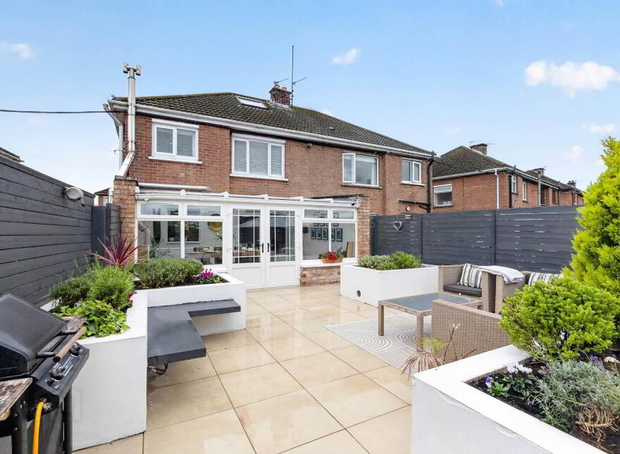 23 Riverside Drive, Lisburn, BT27 4HE