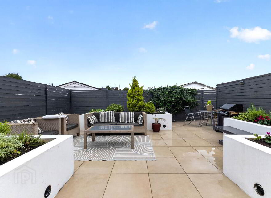 23 Riverside Drive, Lisburn, BT27 4HE