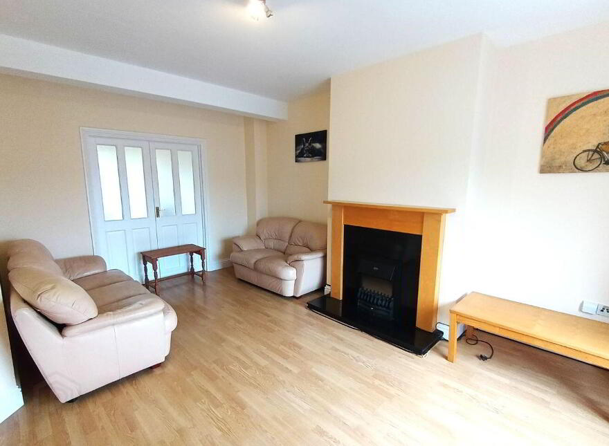Carrig Midhe, Corbally