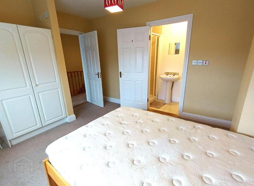 Carrig Midhe, Corbally