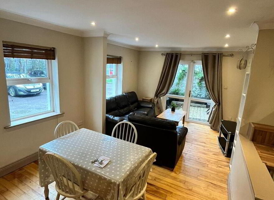 The Gables, Castle Avenue, Silversprings, T23D3H3