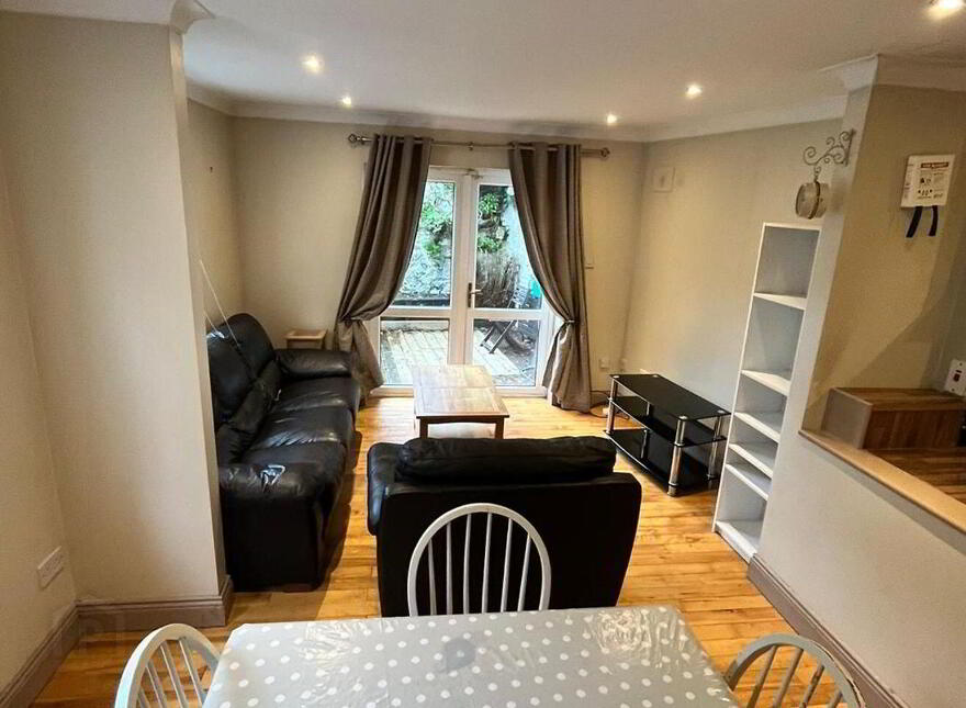 The Gables, Castle Avenue, Silversprings, T23D3H3