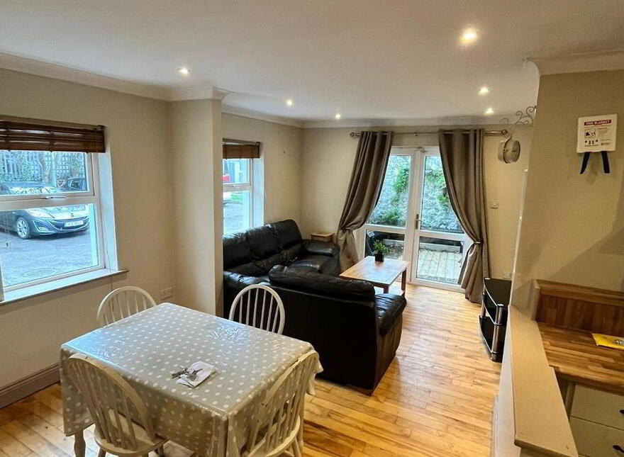 The Gables, Castle Avenue, Silversprings, T23D3H3