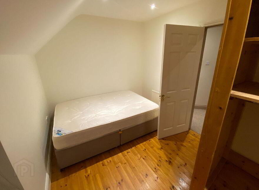 The Gables, Castle Avenue, Silversprings, T23D3H3