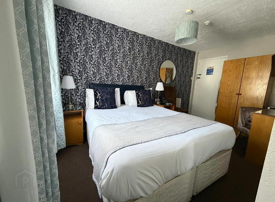 Dobbins Inn Hotel, 6-8 High Street, Carrickfergus, BT38 7AF