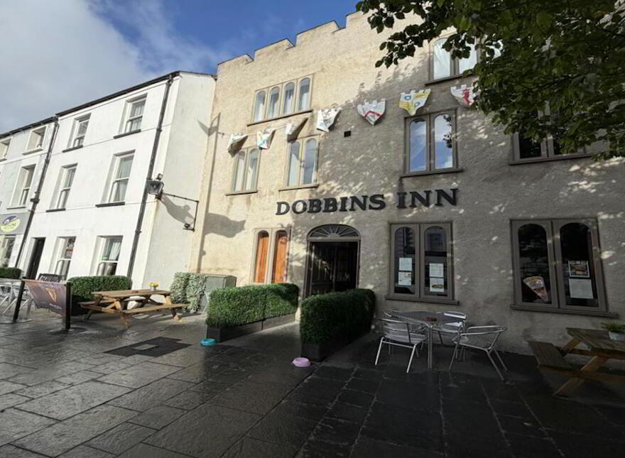 Dobbins Inn Hotel, 6-8 High Street, Carrickfergus, BT38 7AF