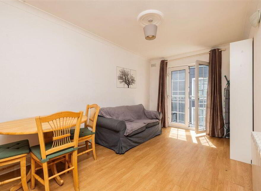Apartment 6 Aston Abbey 10 Aston Quay, Temple Bar, Temple Bar, D02A592