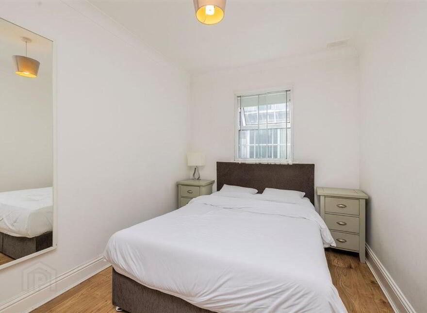 Apartment 6 Aston Abbey 10 Aston Quay, Temple Bar, Temple Bar, D02A592