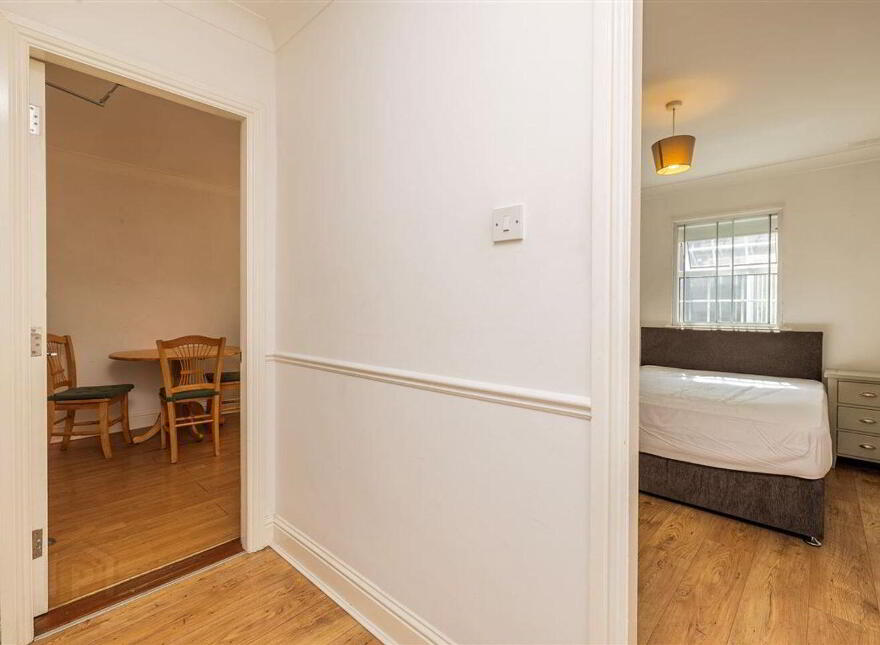 Apartment 6 Aston Abbey 10 Aston Quay, Temple Bar, Temple Bar, D02A592