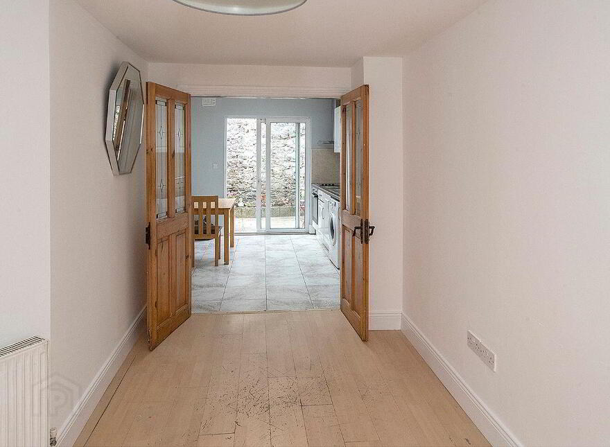 5 Fairlane, O'Connell St, Dungarvan, X35F426