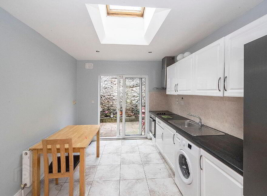 5 Fairlane, O'Connell St, Dungarvan, X35F426
