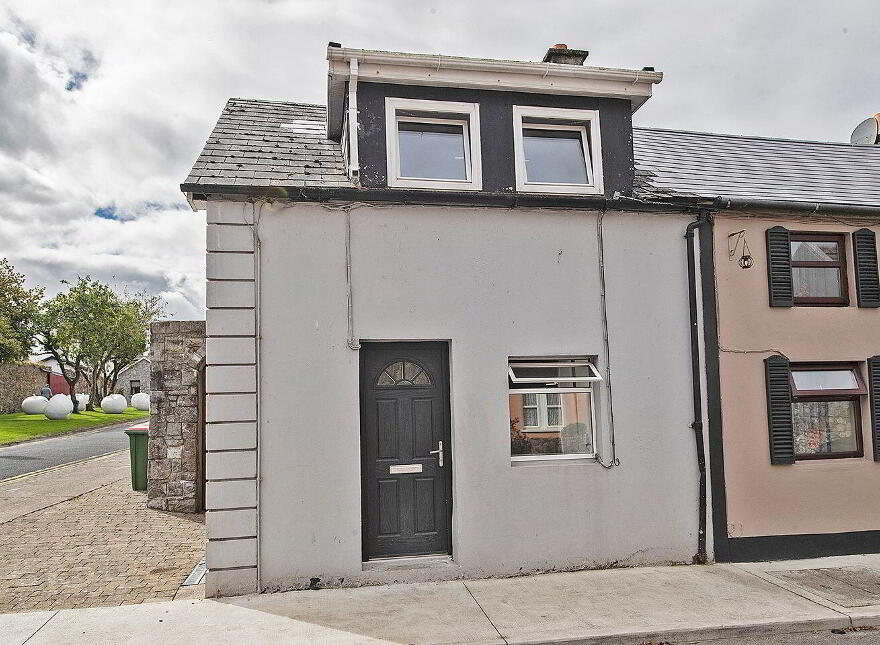 5 Fairlane, O'Connell St, Dungarvan, X35F426