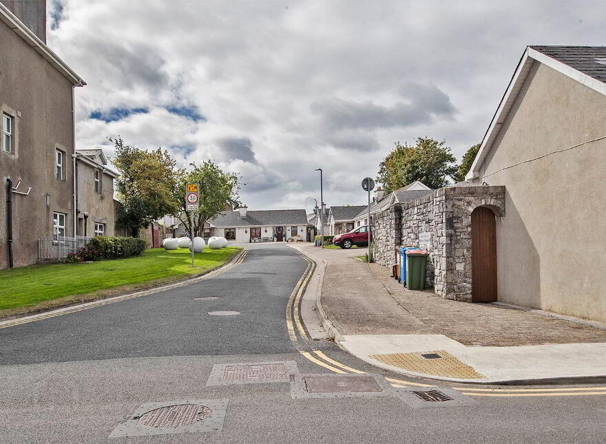 5 Fairlane, O'Connell St, Dungarvan, X35F426