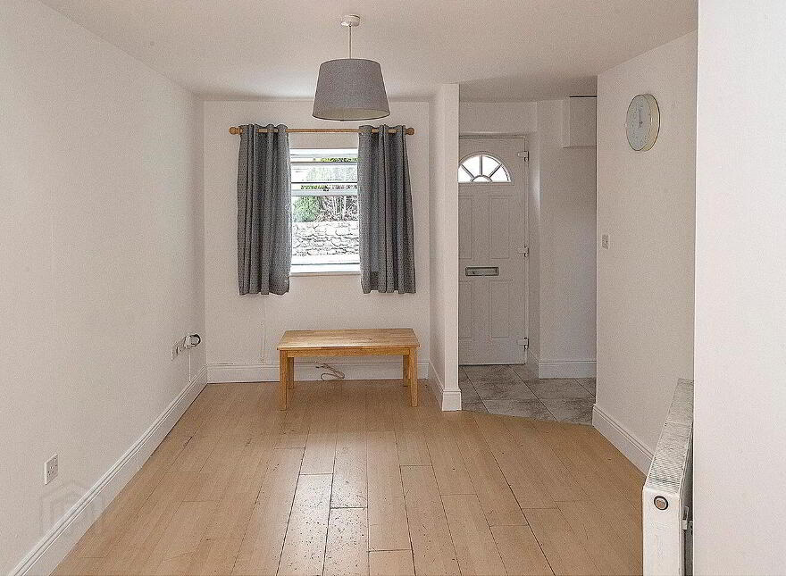 5 Fairlane, O'Connell St, Dungarvan, X35F426