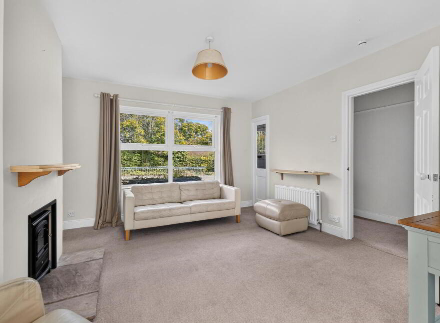 5 Railway Cottages, Bridge Road, Helen's Bay, BT19 1TE
