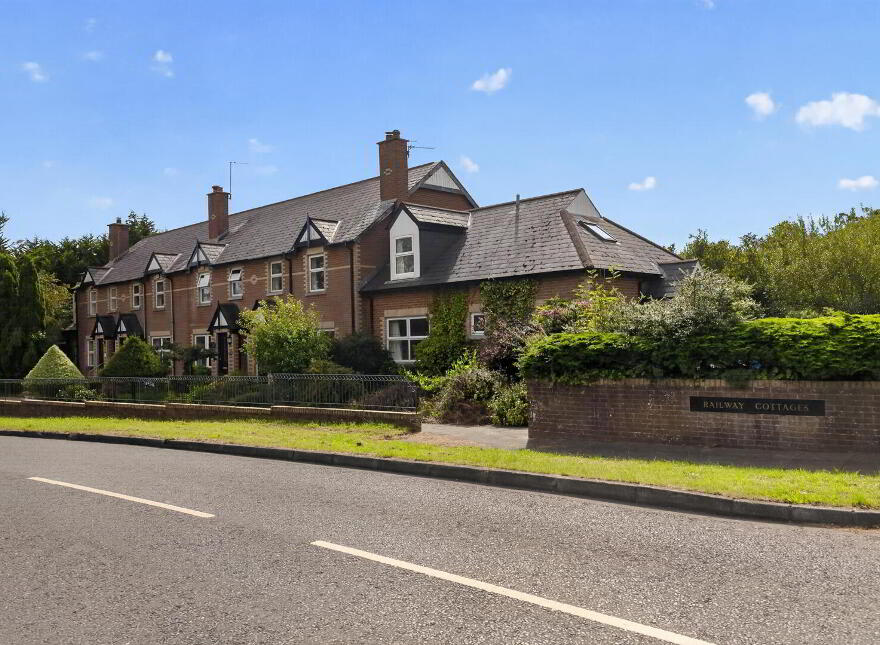 5 Railway Cottages, Bridge Road, Helen's Bay, BT19 1TE