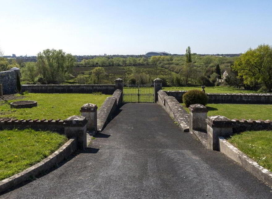Roseneath House, Mill Road, Corbally, V94V9KH