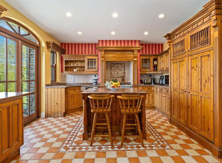 Swan House, Dromore Old, Templenoe, V93KT72