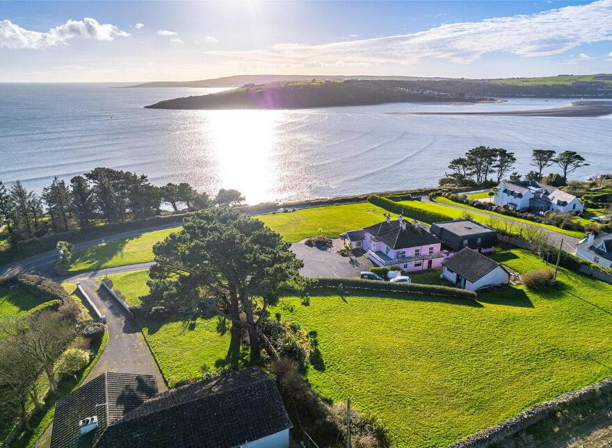 Sea House, Harbour View, Kilbrittain, P72HC79