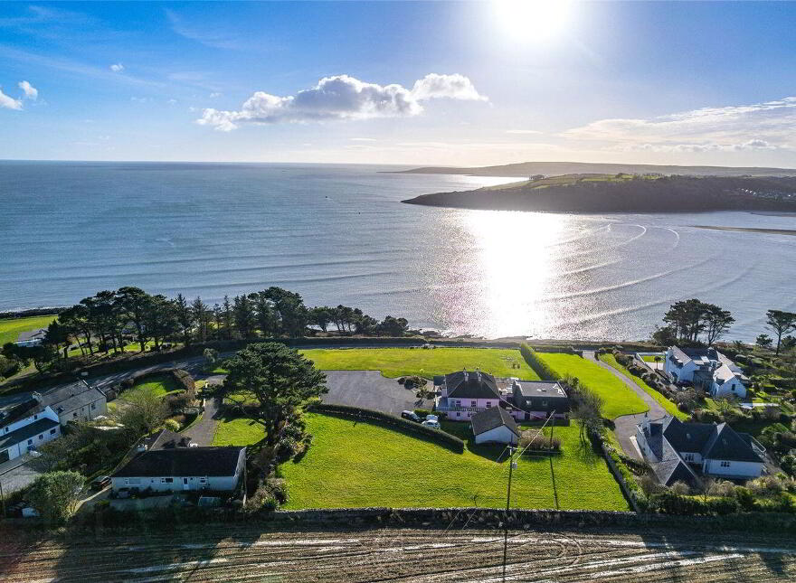 Sea House, Harbour View, Kilbrittain, P72HC79