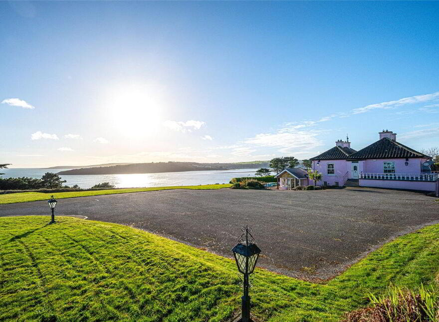 Sea House, Harbour View, Kilbrittain, P72HC79