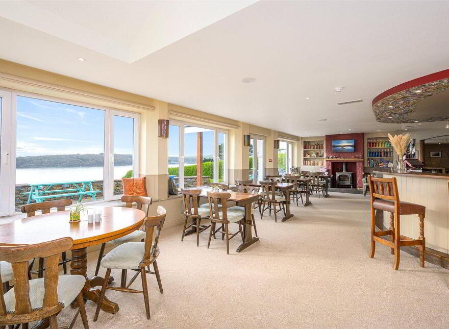 Sea House, Harbour View, Kilbrittain, P72HC79