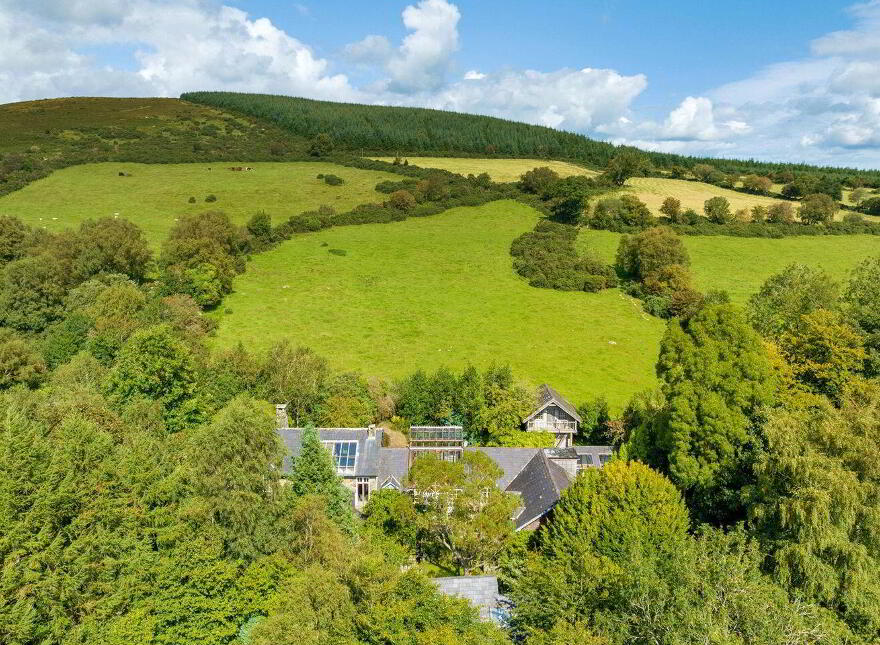 Glendalough, Glendalough, A98DT86
