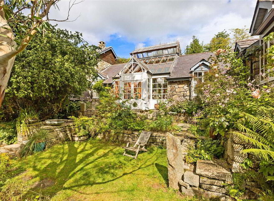 Glendalough, Glendalough, A98DT86