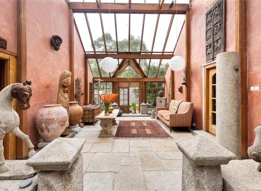 Glendalough, Glendalough, A98DT86
