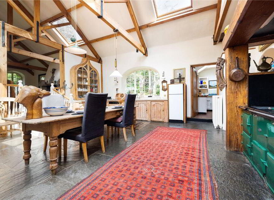 Glendalough, Glendalough, A98DT86