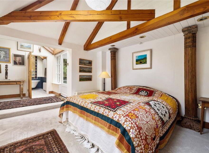 Glendalough, Glendalough, A98DT86